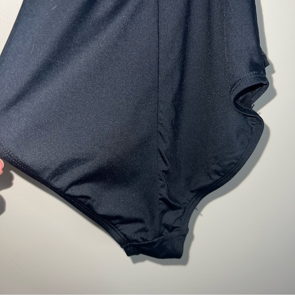 La Blanca Island Goddess Twist Keyhole One Piece Black Size 8 - Picture 5 of 10